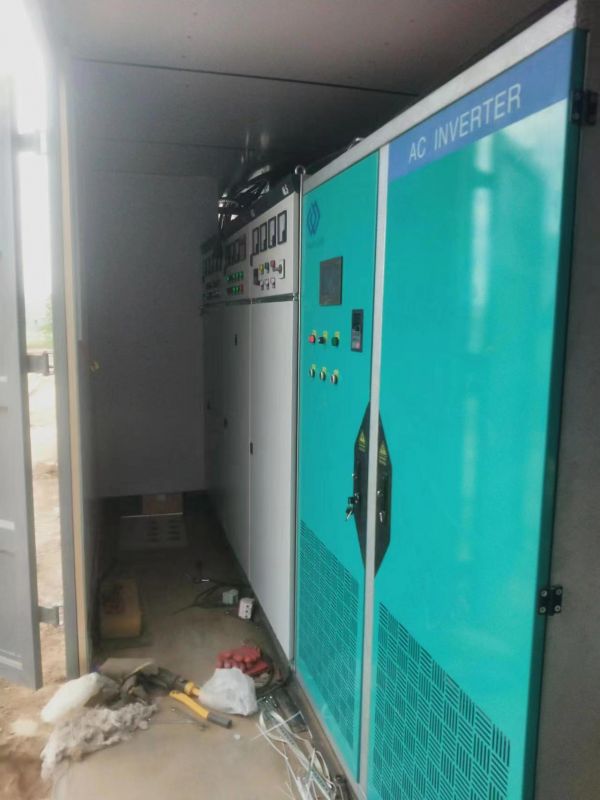 1600kw660v變頻櫃和（hé）開關櫃在鑽井現場使（shǐ）用